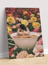 Kupka u rascvetanoj šolji